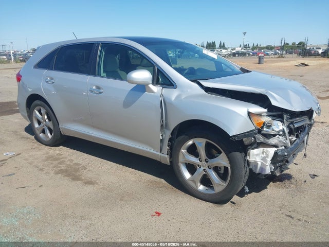 Salvage Toyota Venza Image