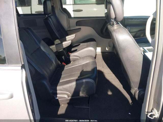 Chrysler Town & Country Touring