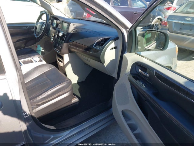 Chrysler Town & Country Touring