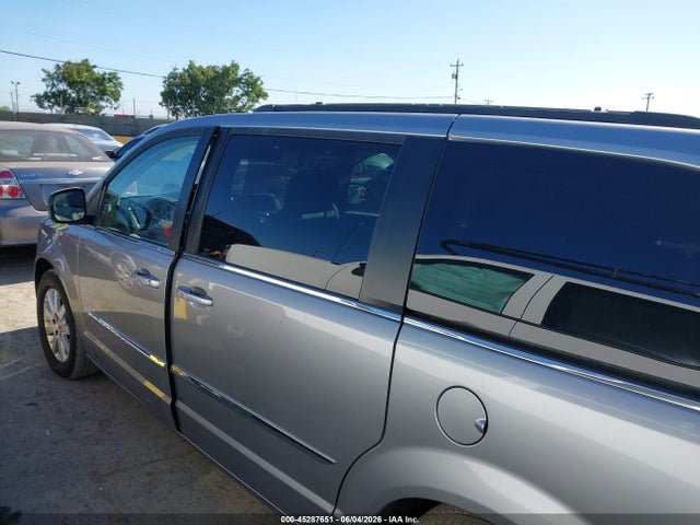 Chrysler Town & Country Touring
