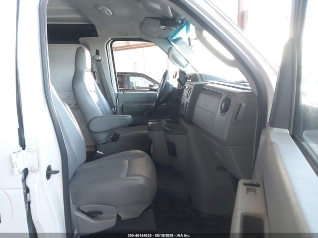 Ford E-150 Commercial