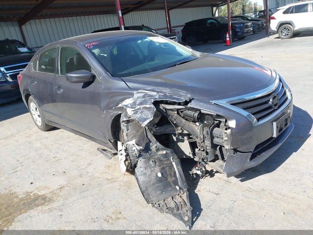Salvage Nissan Altima Image