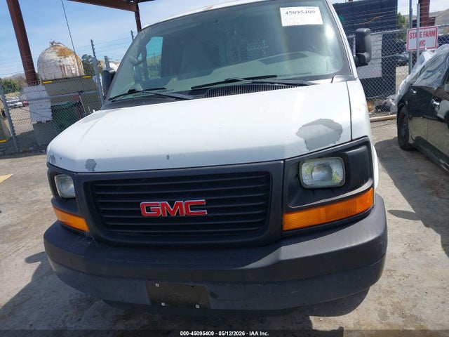 GMC Savana Standard
