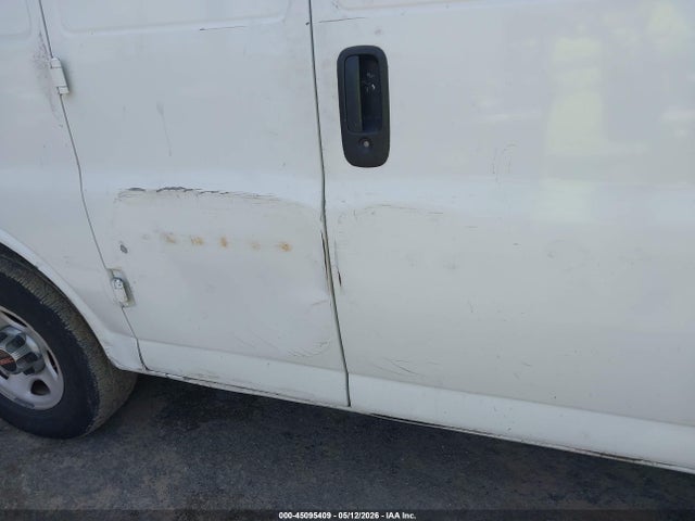 GMC Savana Standard