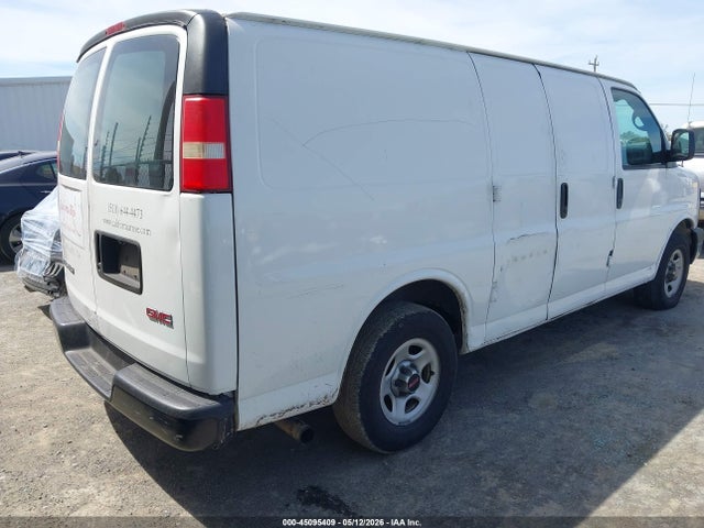 GMC Savana Standard