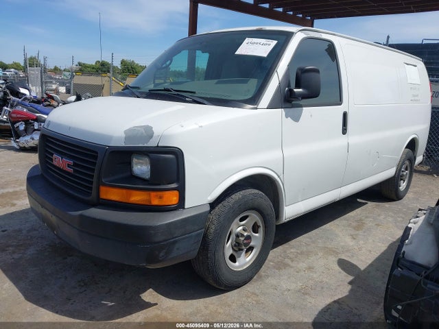 GMC Savana Standard