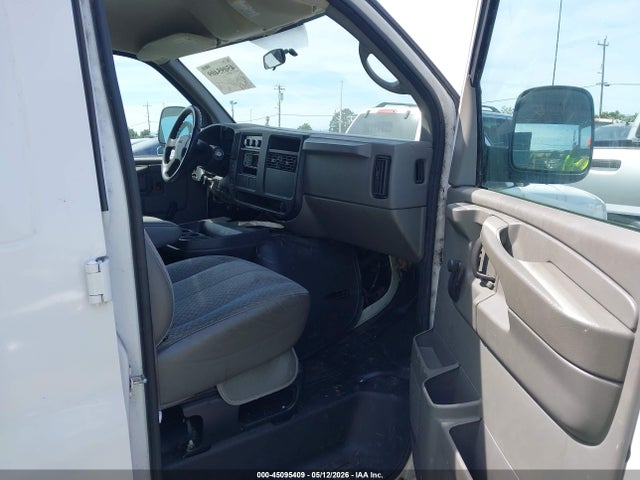 GMC Savana Standard