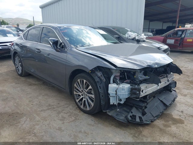 Salvage Lexus Es Image