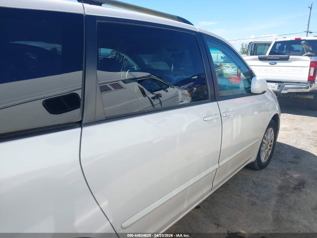 Toyota Sienna Xle