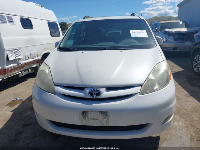 Toyota Sienna Xle
