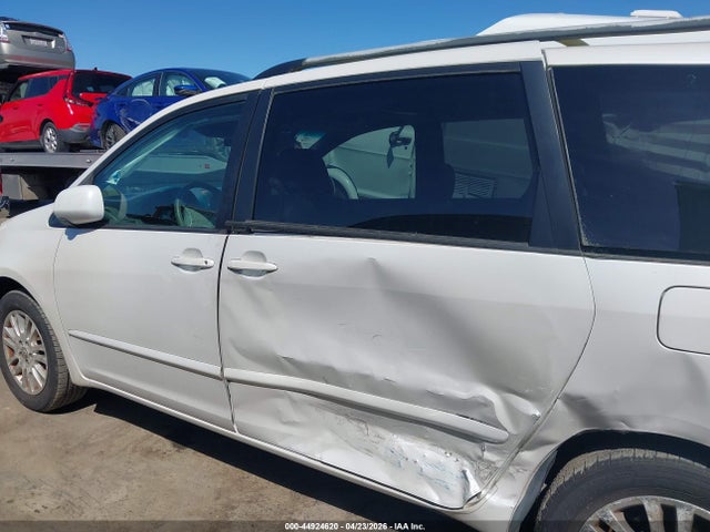 Toyota Sienna Xle