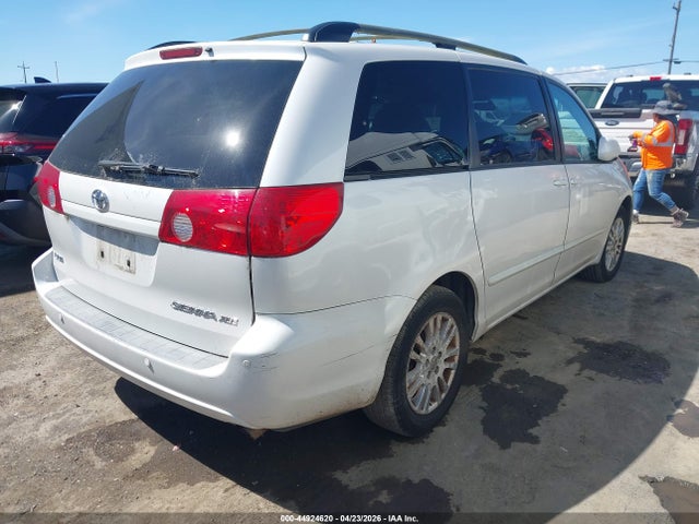 Toyota Sienna Xle