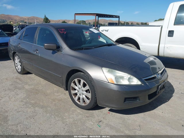 Salvage Honda Accord Image