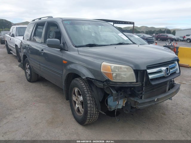 Salvage Honda Pilot Image