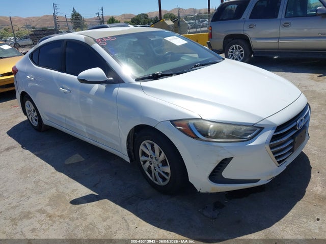 Salvage Hyundai ELANTRA Image
