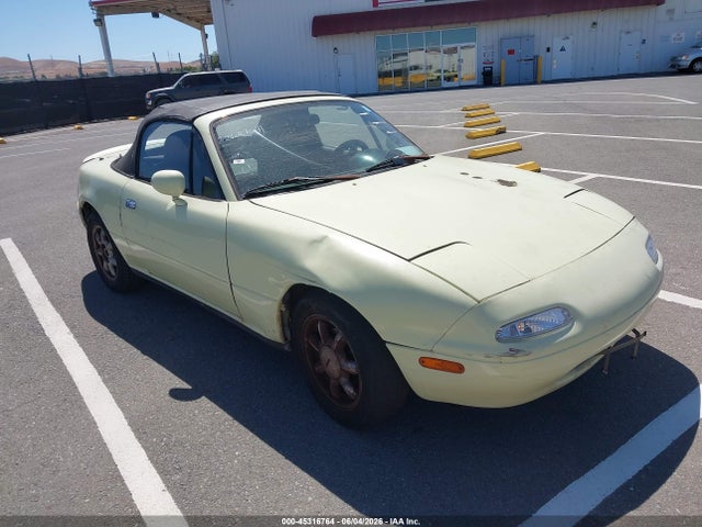 Salvage Mazda MX-5 Miata Image