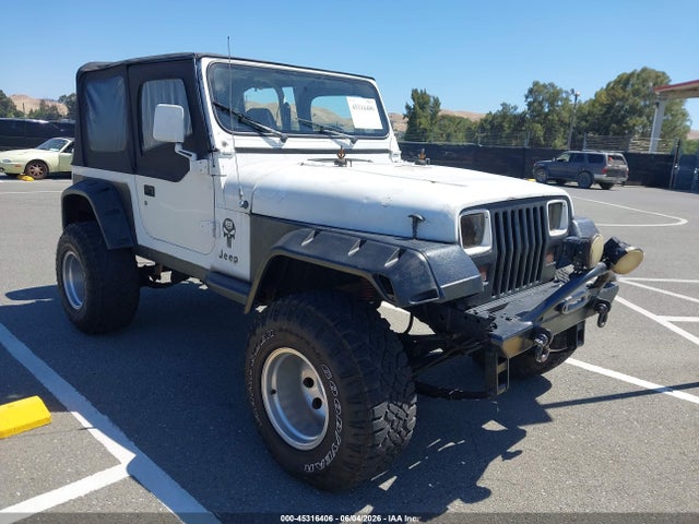 Salvage Jeep Wrangler Image