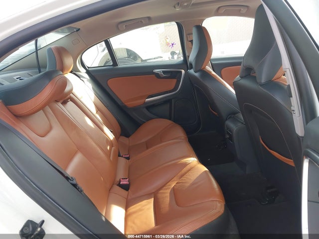Volvo S60 T5