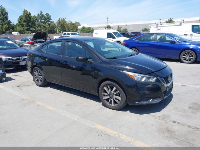 Salvage Nissan Versa Image