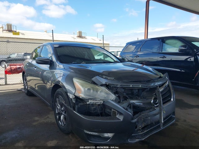 Salvage Nissan Altima Image