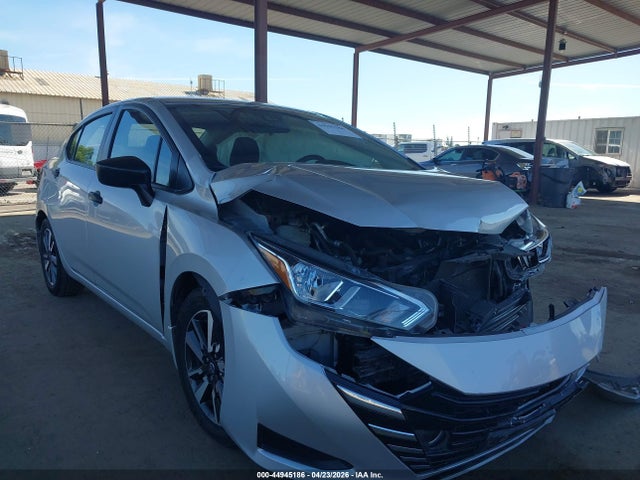 Salvage Nissan Versa Image