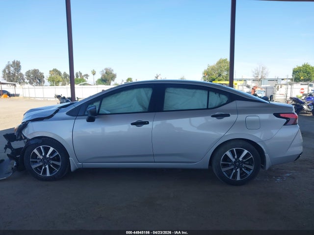 Nissan Versa 1.6 S
