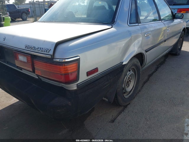 Toyota Camry Dlx