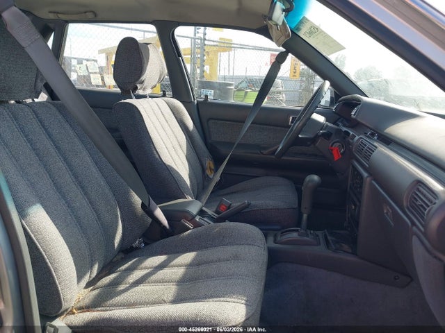 Toyota Camry Dlx