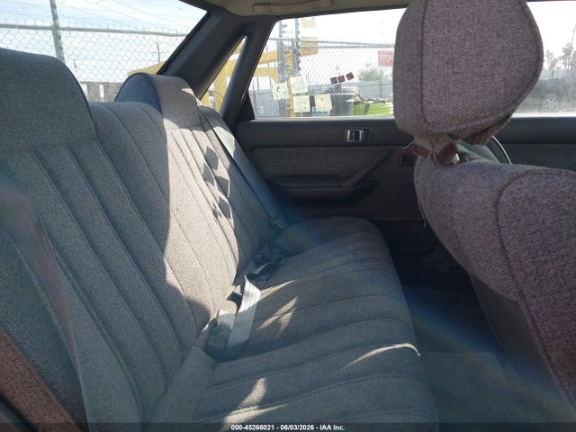 Toyota Camry Dlx