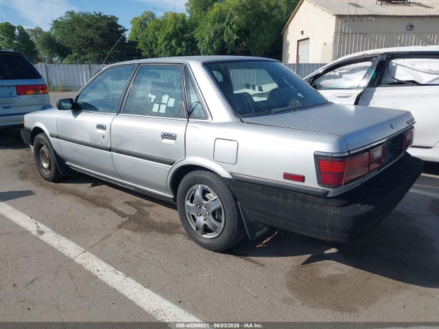 Toyota Camry Dlx