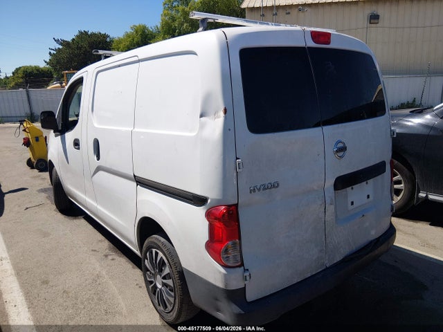 Nissan Nv