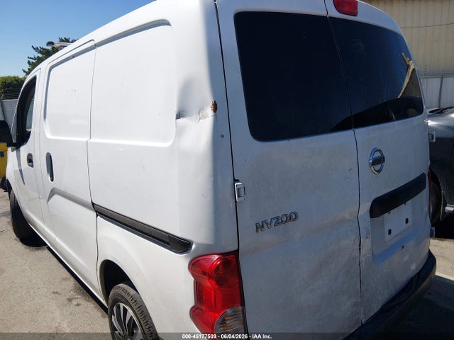 Nissan Nv