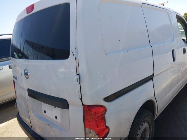 Nissan Nv