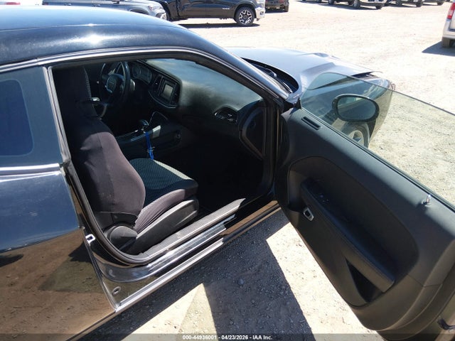 Dodge Challenger Sxt