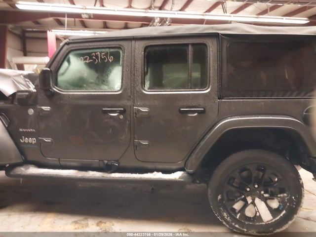 Jeep Wrangler Sahara 4x4