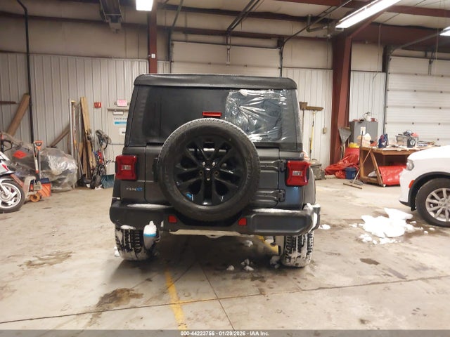 Jeep Wrangler Sahara 4x4