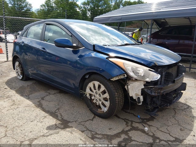 Salvage Hyundai ELANTRA Image