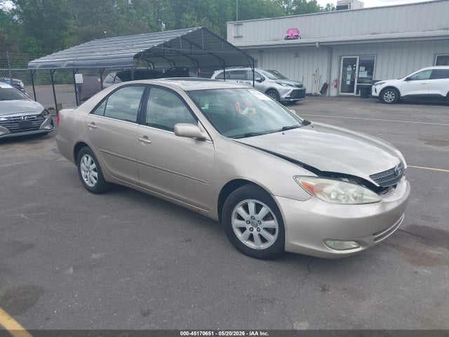 Salvage Toyota Camry Image