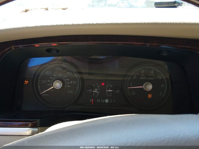 Lincoln Towncar Signature Limited