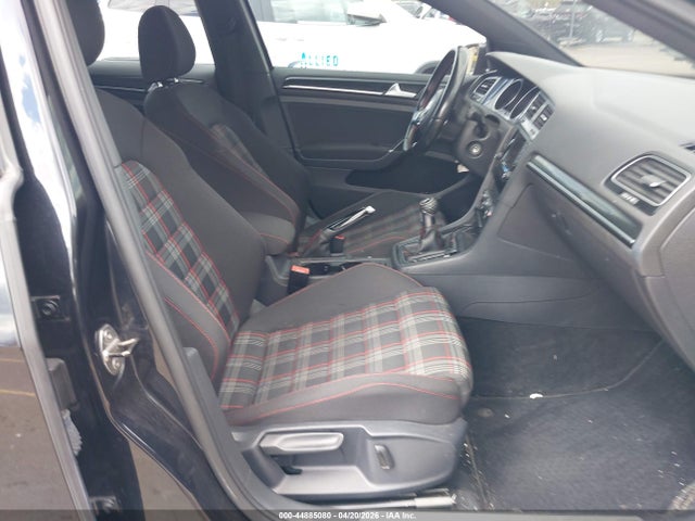 Volkswagen Golf 2.0t S 4-door