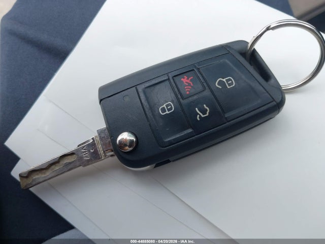 Volkswagen Golf 2.0t S 4-door