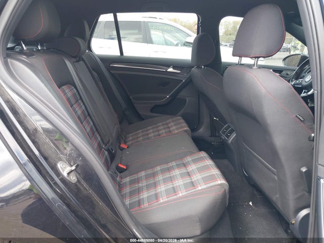 Volkswagen Golf 2.0t S 4-door