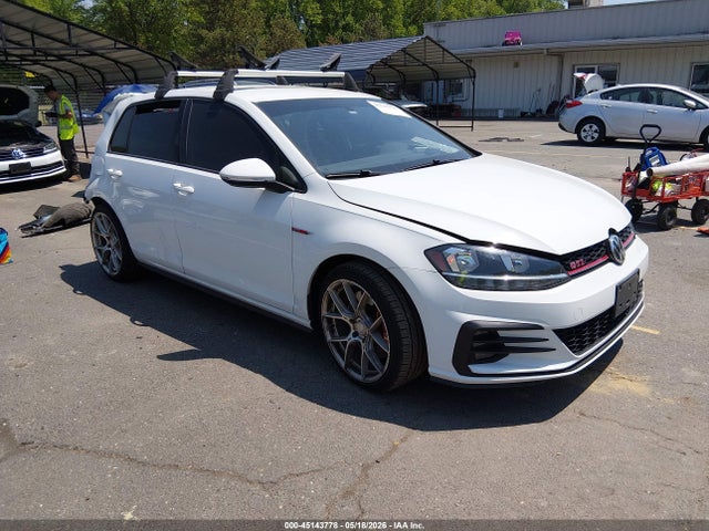 Salvage Volkswagen Golf Image