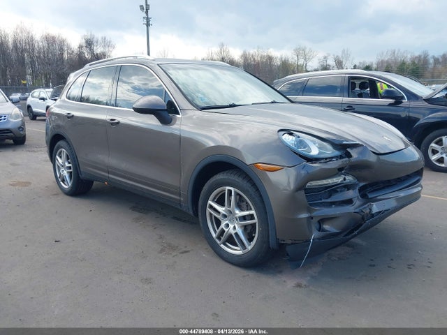 Salvage Porsche Cayenne Image