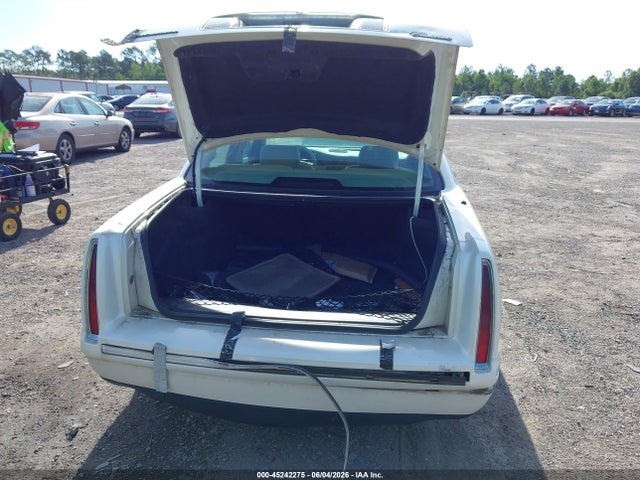 Cadillac DeVille Standard