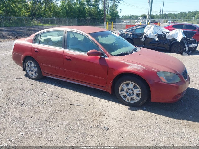 Salvage Nissan Altima Image