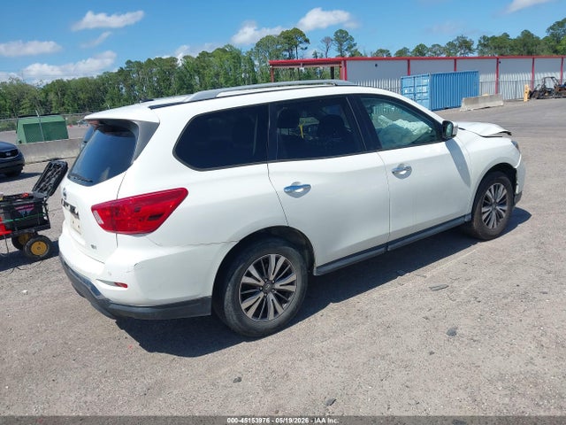 Nissan Pathfinder Sv