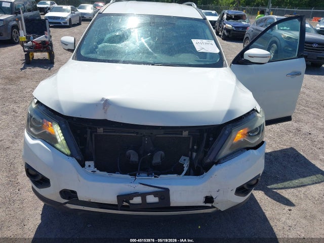 Nissan Pathfinder Sv