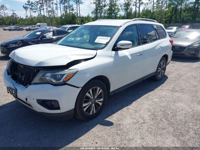 Nissan Pathfinder Sv