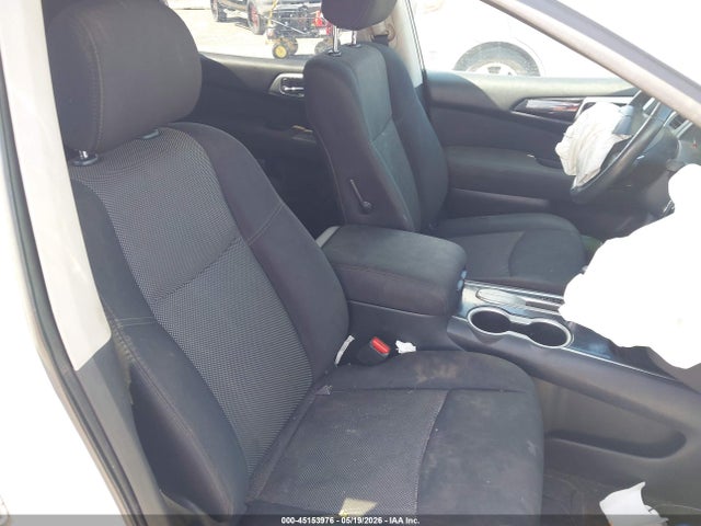 Nissan Pathfinder Sv